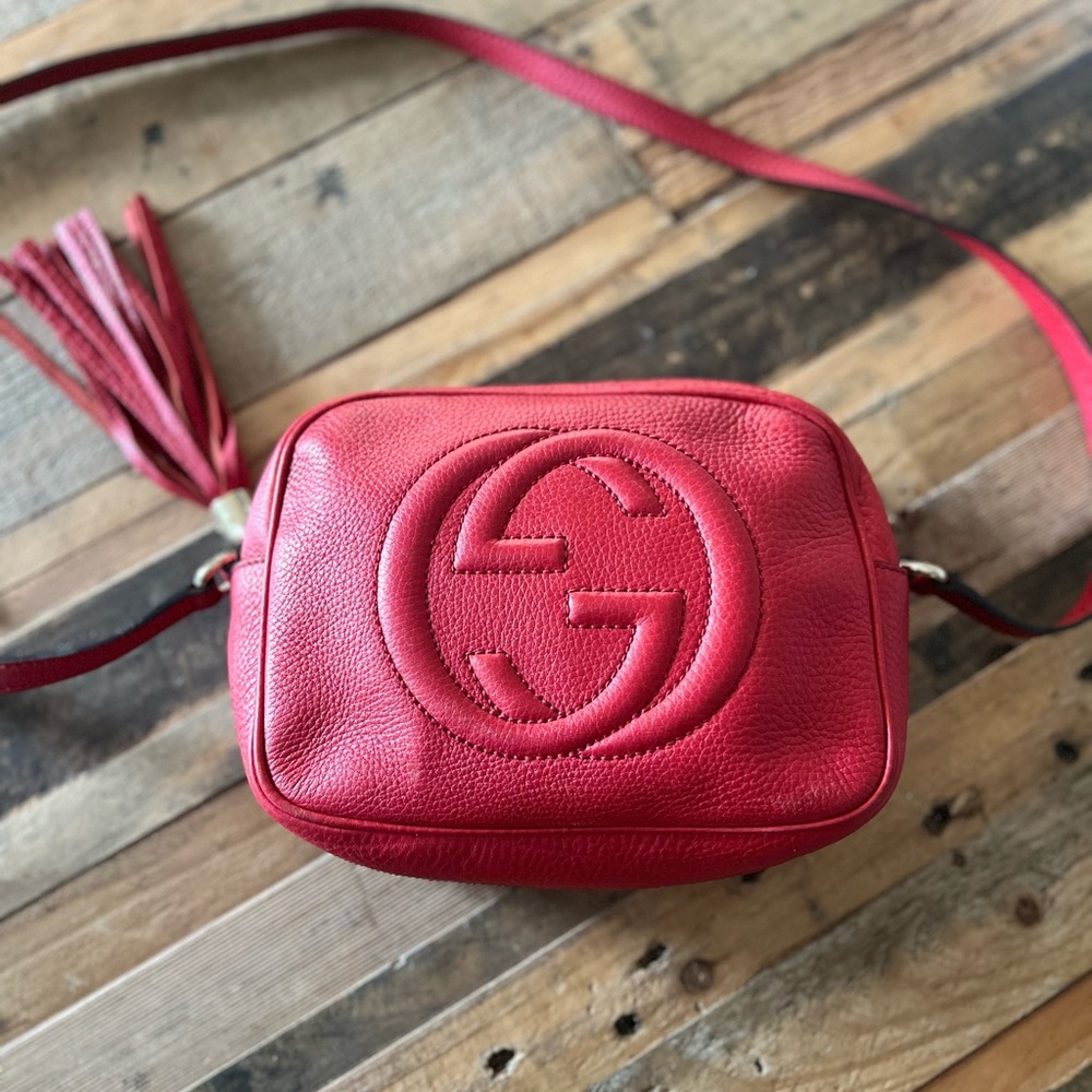 On sale!! GUCCI RED GRAINED LEATHER SOHO DISCO